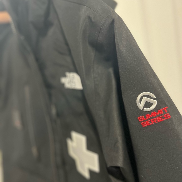 Supreme®/The North Face® Summit Series Rescue Mountain Pro Jacket. - Picture 3 of 10